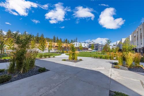 338-610 Academy Way, Kelowna, BC - Outdoor With View