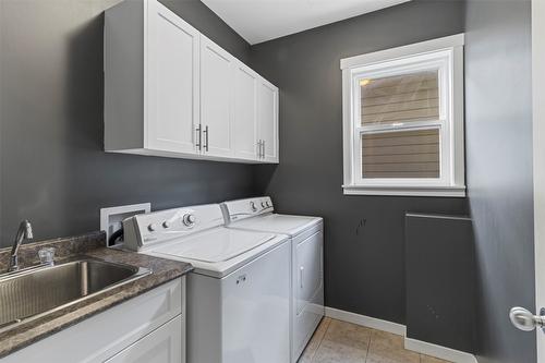 2021 Stagecoach Drive, Kamloops, BC - Indoor Photo Showing Laundry Room