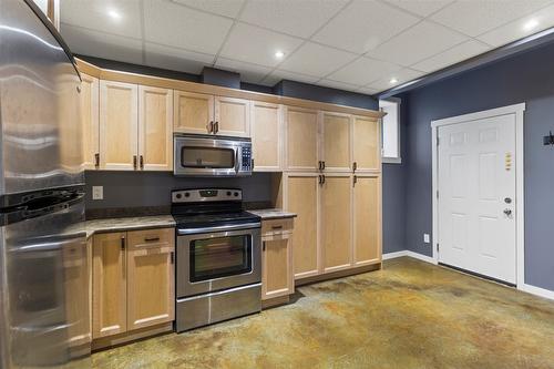 2021 Stagecoach Drive, Kamloops, BC - Indoor Photo Showing Kitchen