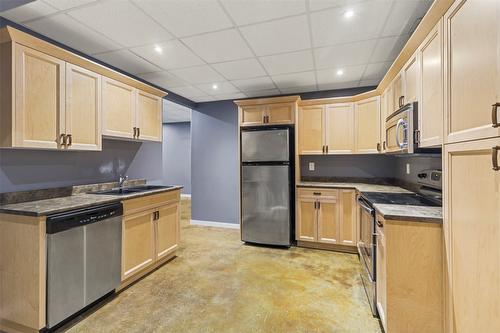 2021 Stagecoach Drive, Kamloops, BC - Indoor Photo Showing Kitchen With Double Sink