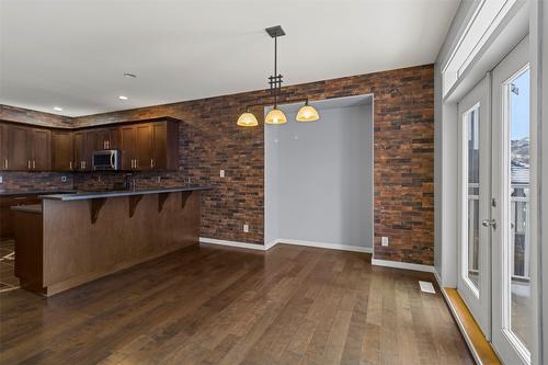 2021 Stagecoach Drive, Kamloops, BC - Indoor Photo Showing Kitchen