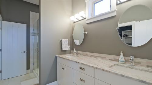 5-1836 Tower Ranch Boulevard, Kelowna, BC - Indoor Photo Showing Bathroom