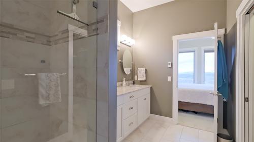 5-1836 Tower Ranch Boulevard, Kelowna, BC - Indoor Photo Showing Bathroom