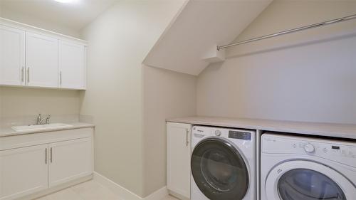 5-1836 Tower Ranch Boulevard, Kelowna, BC - Indoor Photo Showing Laundry Room