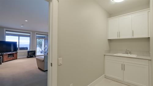 5-1836 Tower Ranch Boulevard, Kelowna, BC - Indoor Photo Showing Bedroom