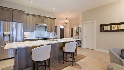 5-1836 Tower Ranch Boulevard, Kelowna, BC - Indoor Photo Showing Kitchen With Upgraded Kitchen