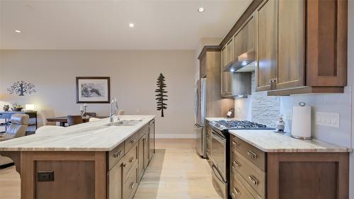 5-1836 Tower Ranch Boulevard, Kelowna, BC - Indoor Photo Showing Kitchen With Double Sink