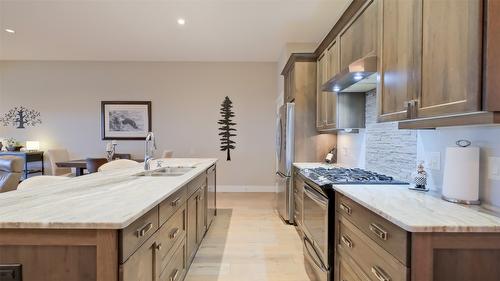 5-1836 Tower Ranch Boulevard, Kelowna, BC - Indoor Photo Showing Kitchen With Double Sink