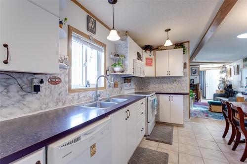 43-1750 Lenz Road, West Kelowna, BC - Indoor Photo Showing Kitchen With Double Sink