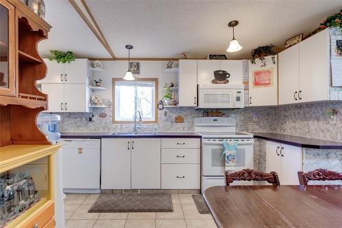 43-1750 Lenz Road, West Kelowna, BC - Indoor Photo Showing Kitchen