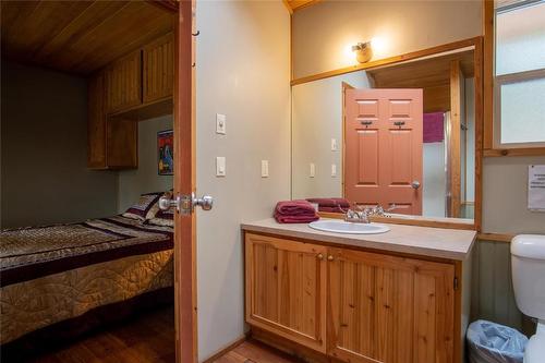 29-10250 Dee Lake Road, Lake Country, BC - Indoor Photo Showing Bathroom