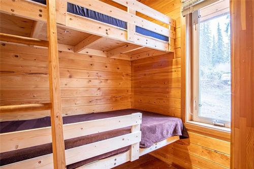 29-10250 Dee Lake Road, Lake Country, BC - Indoor Photo Showing Bedroom