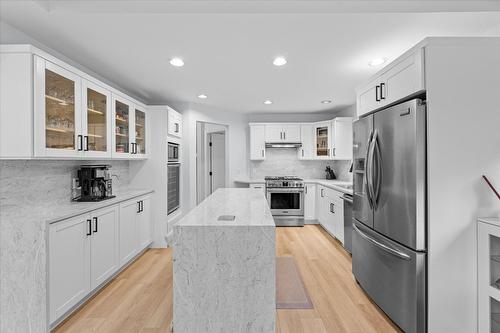 4187 Gallaghers Crescent, Kelowna, BC - Indoor Photo Showing Kitchen With Stainless Steel Kitchen With Upgraded Kitchen