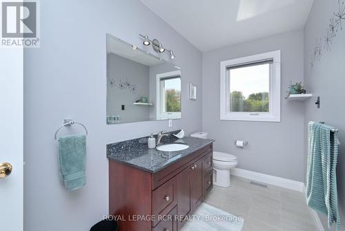 26 Catherine Street, Adjala-Tosorontio, ON - Indoor Photo Showing Bathroom