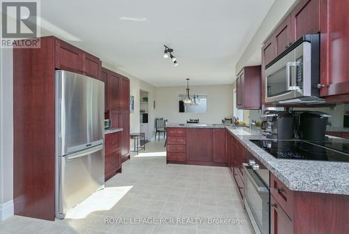 26 Catherine Street, Adjala-Tosorontio, ON - Indoor Photo Showing Kitchen