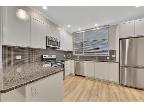 73 16222 23A Avenue, Surrey, BC - Indoor Photo Showing Kitchen With Stainless Steel Kitchen With Upgraded Kitchen