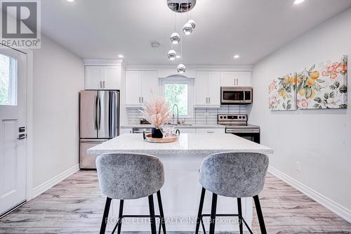 161 Church Street S, Richmond Hill, ON - Indoor Photo Showing Kitchen With Stainless Steel Kitchen With Upgraded Kitchen