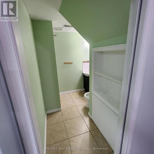 #Bsmt - 427 Starwood Drive, Guelph (Grange Hill East), ON - Indoor Photo Showing Bathroom