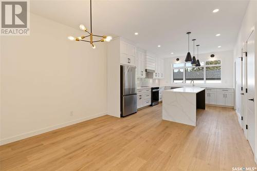 1407 12Th Street E, Saskatoon, SK - Indoor Photo Showing Kitchen With Upgraded Kitchen