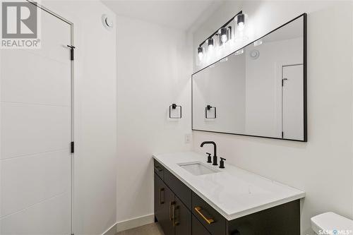 1407 12Th Street E, Saskatoon, SK - Indoor Photo Showing Bathroom