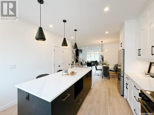 1407 12Th Street E, Saskatoon, SK - Indoor Photo Showing Kitchen With Upgraded Kitchen