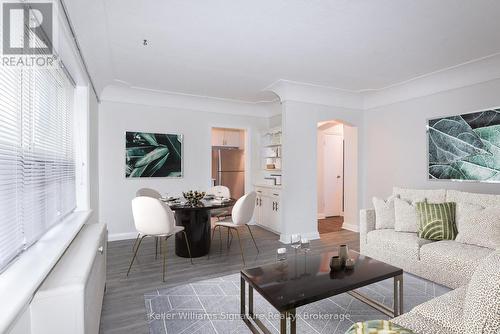 145 Victoria Avenue S, Hamilton (Stinson), ON - Indoor Photo Showing Living Room