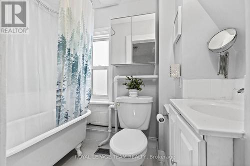 251 Iona Street, Ottawa, ON - Indoor Photo Showing Bathroom