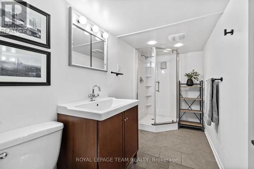 251 Iona Street, Ottawa, ON - Indoor Photo Showing Bathroom