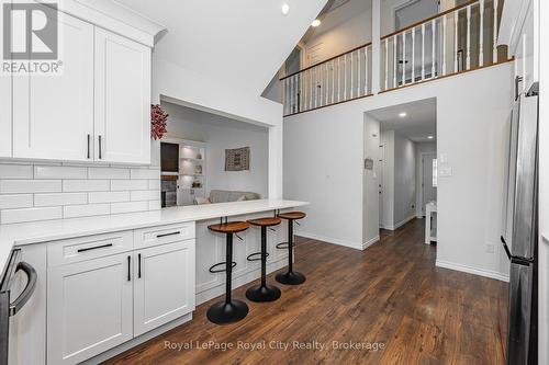 10 Freshmeadow Way, Guelph (Parkwood Gardens), ON - Indoor Photo Showing Kitchen