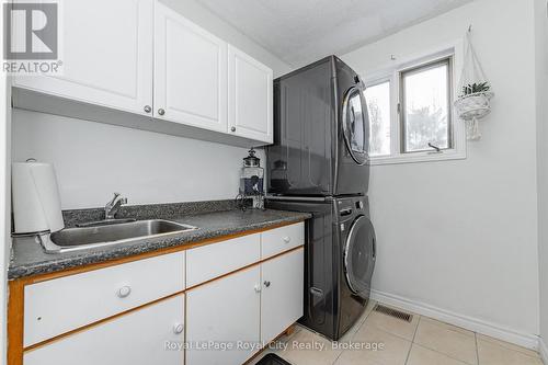 10 Freshmeadow Way, Guelph (Parkwood Gardens), ON - Indoor Photo Showing Laundry Room