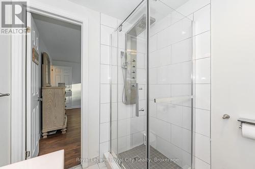 10 Freshmeadow Way, Guelph (Parkwood Gardens), ON - Indoor Photo Showing Bathroom