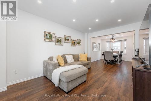 10 Freshmeadow Way, Guelph (Parkwood Gardens), ON - Indoor Photo Showing Living Room