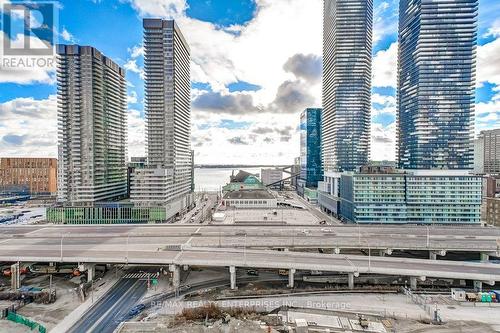 1413 - 1 Market Street, Toronto, ON - Outdoor With Facade