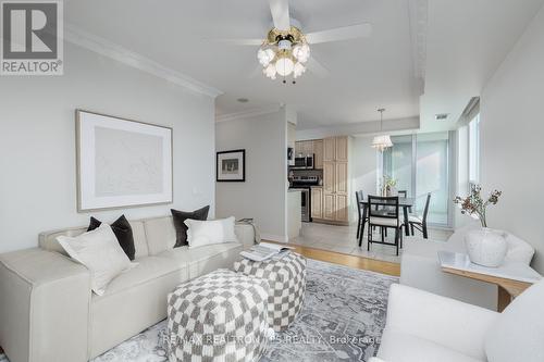 2402 - 61 Town Centre Court, Toronto, ON - Indoor Photo Showing Living Room