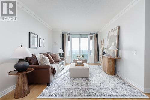 2402 - 61 Town Centre Court, Toronto, ON - Indoor Photo Showing Living Room