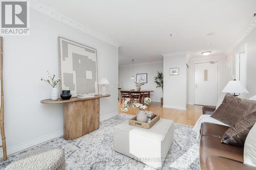 2402 - 61 Town Centre Court, Toronto, ON - Indoor Photo Showing Living Room