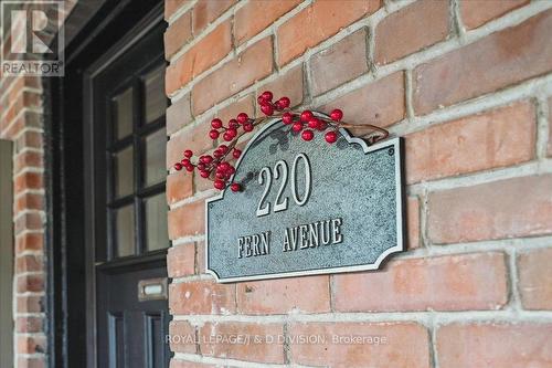 220 Fern Avenue, Toronto, ON - 