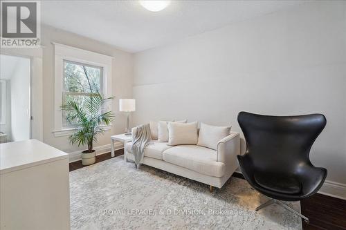 220 Fern Avenue, Toronto, ON - Indoor