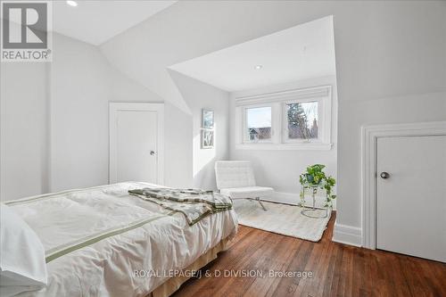 220 Fern Avenue, Toronto, ON - Indoor Photo Showing Bedroom