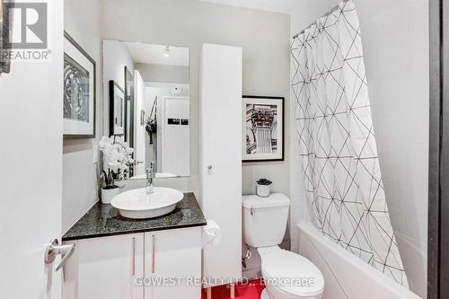 201 - 369 Sorauren Avenue, Toronto, ON - Indoor Photo Showing Bathroom