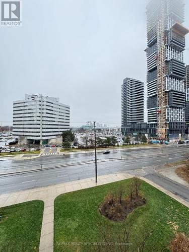 517 - 220 Burnhamthorpe Road W, Mississauga, ON - Outdoor