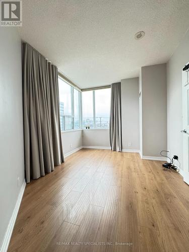 517 - 220 Burnhamthorpe Road W, Mississauga, ON - Indoor Photo Showing Other Room