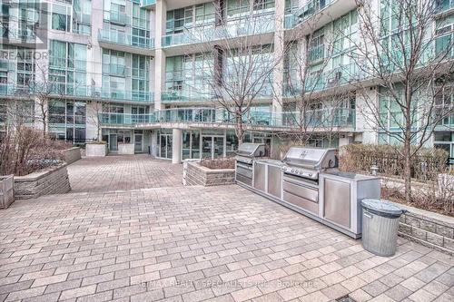 517 - 220 Burnhamthorpe Road W, Mississauga, ON - Outdoor