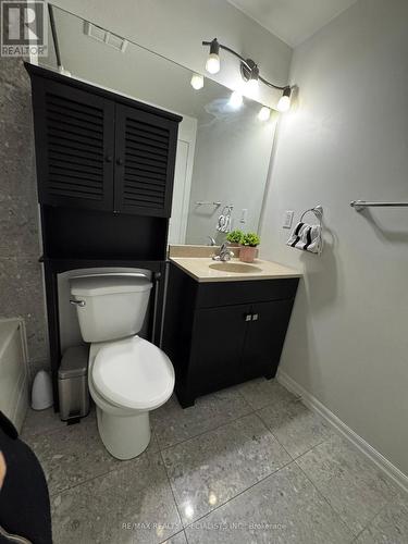 517 - 220 Burnhamthorpe Road W, Mississauga, ON - Indoor Photo Showing Bathroom