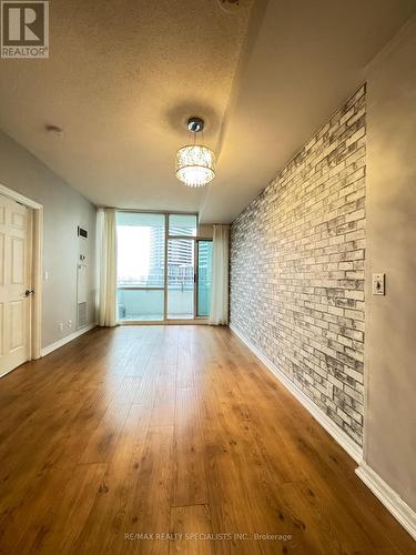 517 - 220 Burnhamthorpe Road W, Mississauga, ON - Indoor Photo Showing Other Room