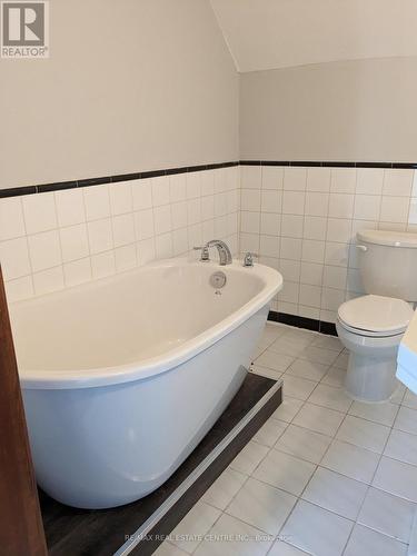 8 Church Street, Orangeville, ON - Indoor Photo Showing Bathroom