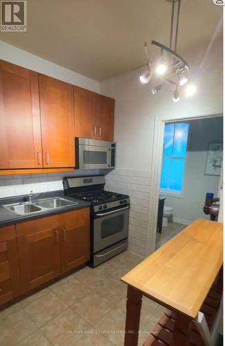 8 Church Street, Orangeville, ON - Indoor Photo Showing Kitchen With Double Sink