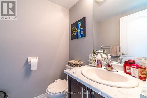 240 Palmer Lane, Woodstock, ON - Indoor Photo Showing Bathroom