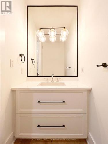 877 Eagletrace Drive, London, ON - Indoor Photo Showing Bathroom