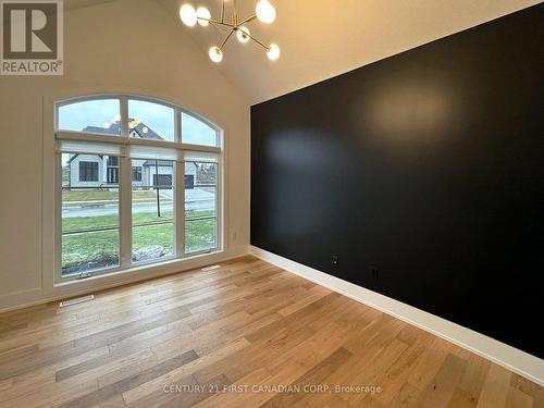 877 Eagletrace Drive, London, ON - Indoor Photo Showing Other Room